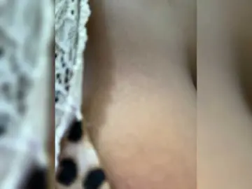 Bongacams Watch Live Sex Cams of Curvy-maxy9