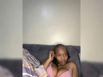 Bongacams Free Porn Cam of Curvy-maxy9