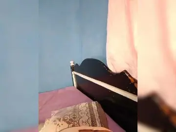 Bongacams Free Porn Cam of Candis02