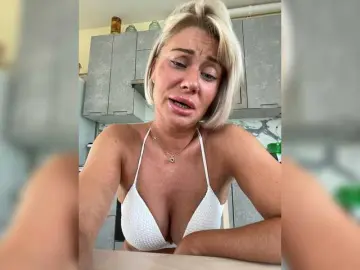 Bongacams Watch Live Sex Cams of AlisaBlackFox
