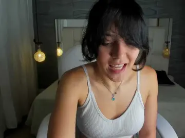 Bongacams Watch Live Sex Cams of Sweetpoison23