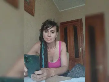Bongacams Private Sex Chat of Hellenalonenochka