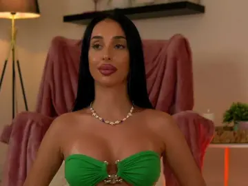 Bongacams Free Porn Cam of KairaAndrews