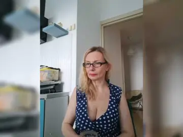 Bongacams Watch Live Sex Cams of ShiningMILF