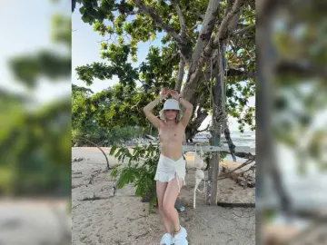 Bongacams Watch Live Sex Cams of Sonya-Love