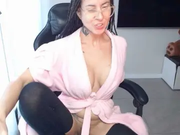 Bongacams Best live sex cam show of Lili-Cruz40