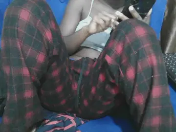 Bongacams Free Porn Cam of Petitelv