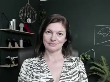 Bongacams Watch Live Sex Cams of mrsVivian