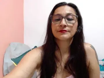 Bongacams Watch Live Sex Cams of KarinaSuarez1