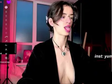 Bongacams Watch Live Sex Cams of SweetieTati