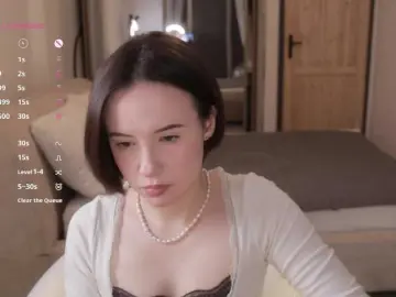 Bongacams Free Porn Cam of -FemaleEssence-