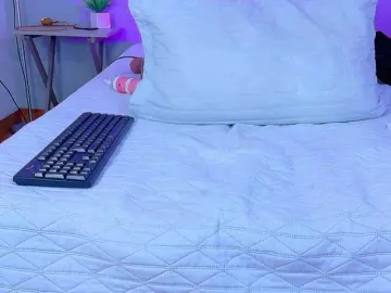 Bongacams Sex Cam of skinnyprinces