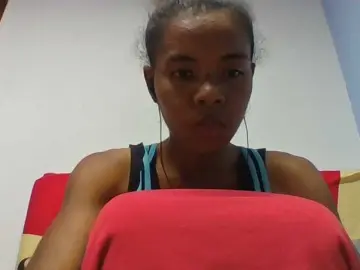 Bongacams Watch Live Sex Cams of Emelie1a