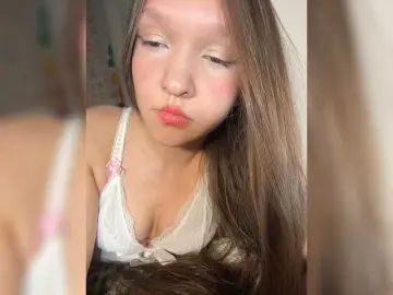 Bongacams Live Sex Cam of Cute-Lolly