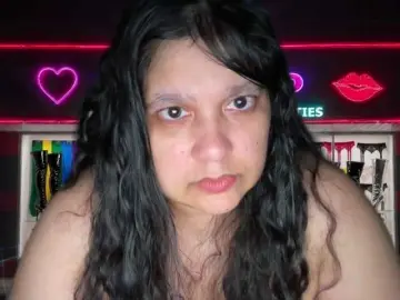 Bongacams Live Sex Cam of DUMBHOEMELANIE