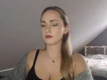 Bongacams Watch Live Sex Cams of ScarlettXQueen