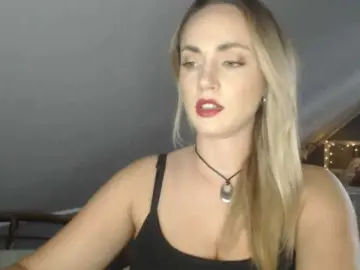 Bongacams Watch Live Sex Cams of ScarlettXQueen