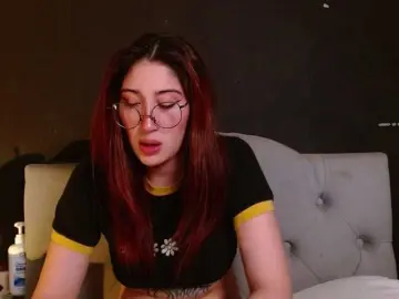 Bongacams Free Porn Cam of Red-moonn