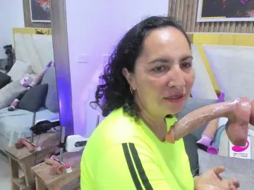 Bongacams Free Live Porn of Luna-Naughty1