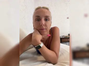 Bongacams Live Sex Cam of Alenaa