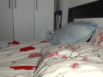 Bongacams Watch Live Sex Cams of petitedanielle