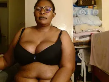 Bongacams Free Porn Cam of Sexiemama