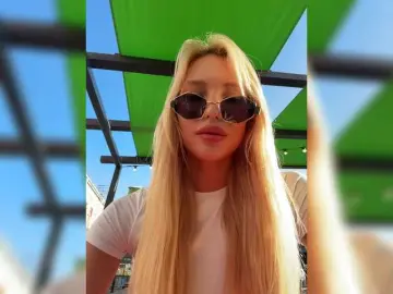 Bongacams Best live sex cam show of EwaBrown