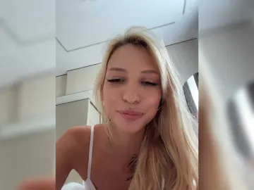 Bongacams Watch Live Sex Cams of EwaBrown