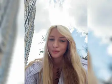Bongacams Live Sex Cam of EwaBrown