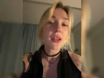 Bongacams Nude Webcam of Looonacom
