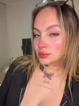 Cam4 Sex Chat of Danyyblondeof