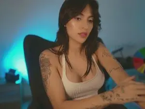 Cam4 Free Live Porn of rossaquenn