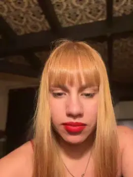Cam4 Live Sex of saraangelafern1