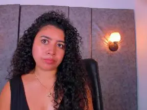 Cam4 Free Live Porn of thara24