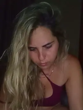 Cam4 Watch Live Sex Cams of Emilyvuxa