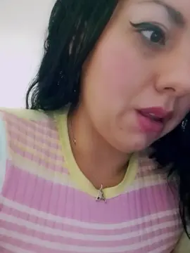 Cam4 Adult Webcam of bella_milf1