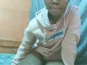 Cam4 Live Sex of YummyEmma
