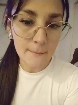 Cam4 Free Live Porn of NickyDvich