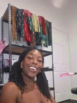 Cam4 Free Live Porn of MarieMystique