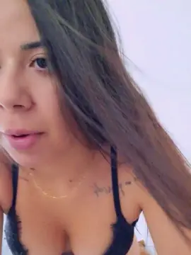 Cam4 Watch Live Sex Cams of LunaVelluto