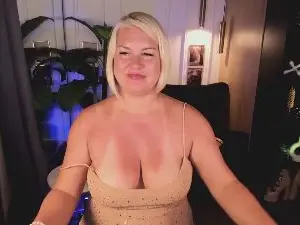 Cam4 Free Live Porn of YolandaKiss