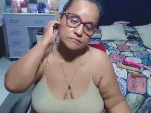 Cam4 Watch Live Sex Cams of pervert_hot4