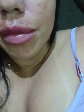 Cam4 Sex Cam of BrunaCaroline