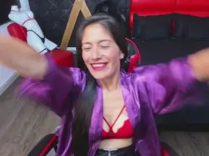 Cam4 Watch Live Sex Cams of saraa_squirt