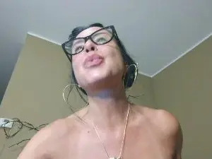 Cam4 Live Sex Cam of Madama669