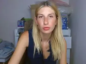 Cam4 Free Live Porn of Evelyn_21_m