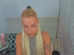 Cam4 Live Porn of KristyAlone