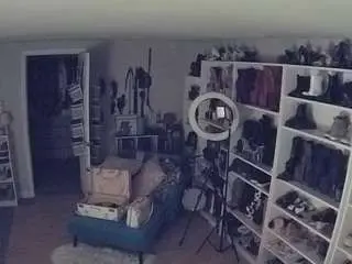 Camsoda Free Porn Cam of voyeurcam-missoliviablack-03