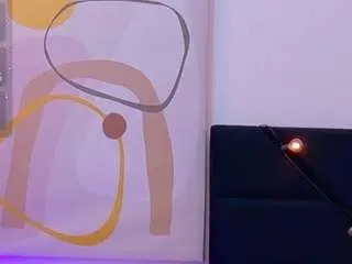 Camsoda Sex Cam of miss-nahomi