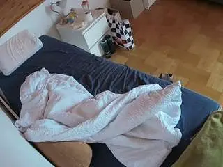 Camsoda Live Sex Cam of voyeurcam-julmodels-greybed-1